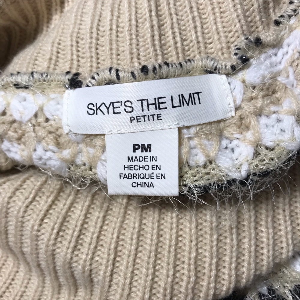 Skye’s The Limit 🌤 Sweater 🌛NWT - Picture 5 of 5